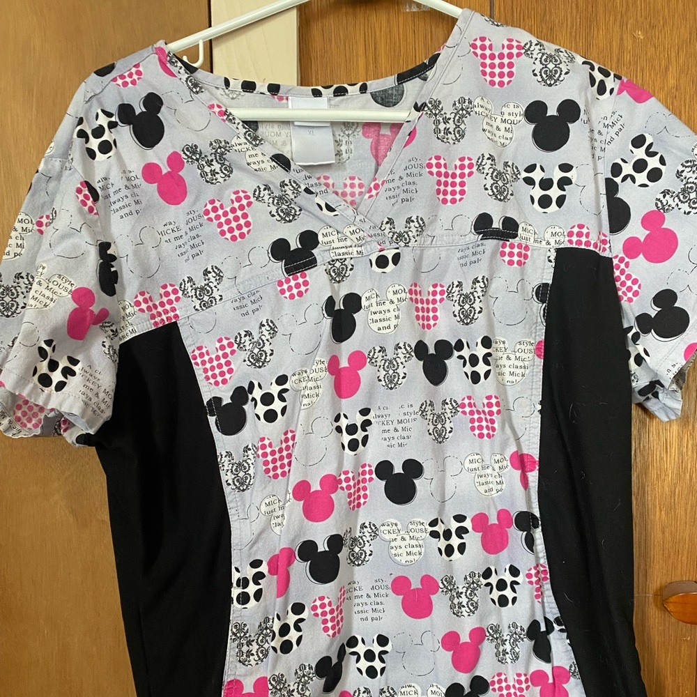 Disney scrub top used XL